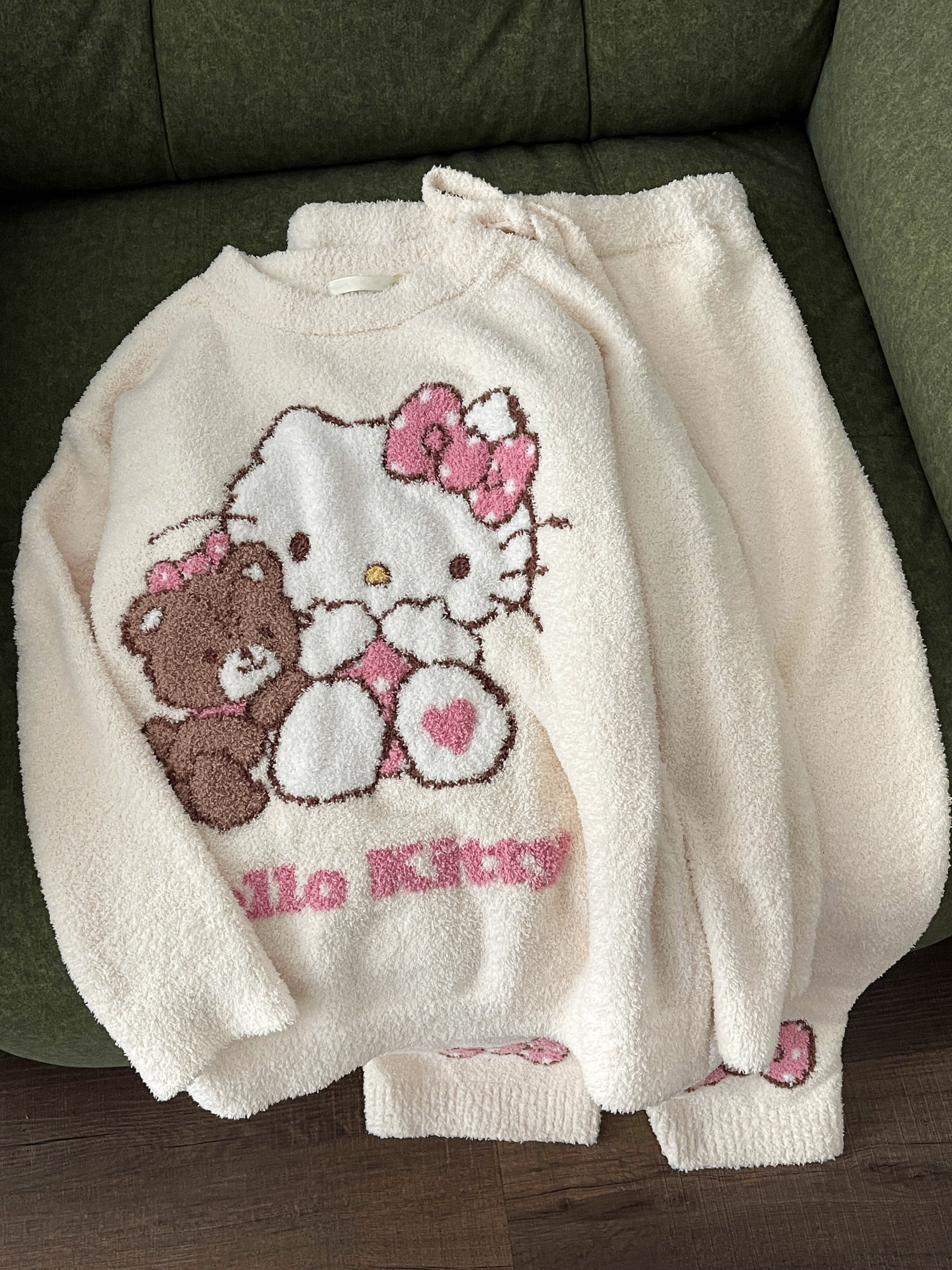 凯蒂猫甜美卡通印花少女半边绒睡衣女冬季大码家居服加厚加绒套装