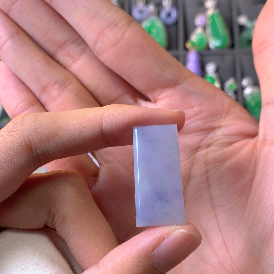 翡翠颈饰未镶嵌裸石