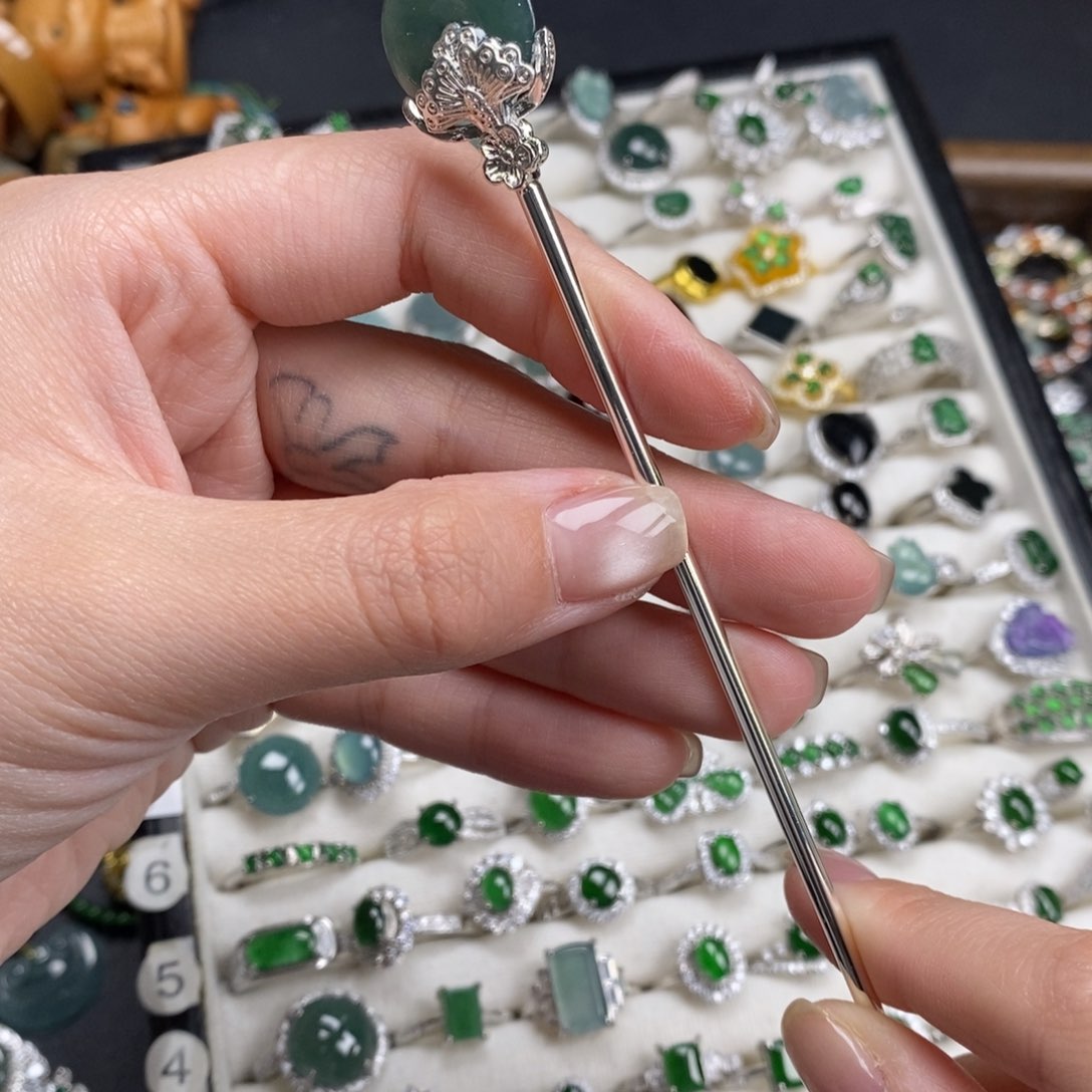 颈饰未镶嵌翡翠翡翠