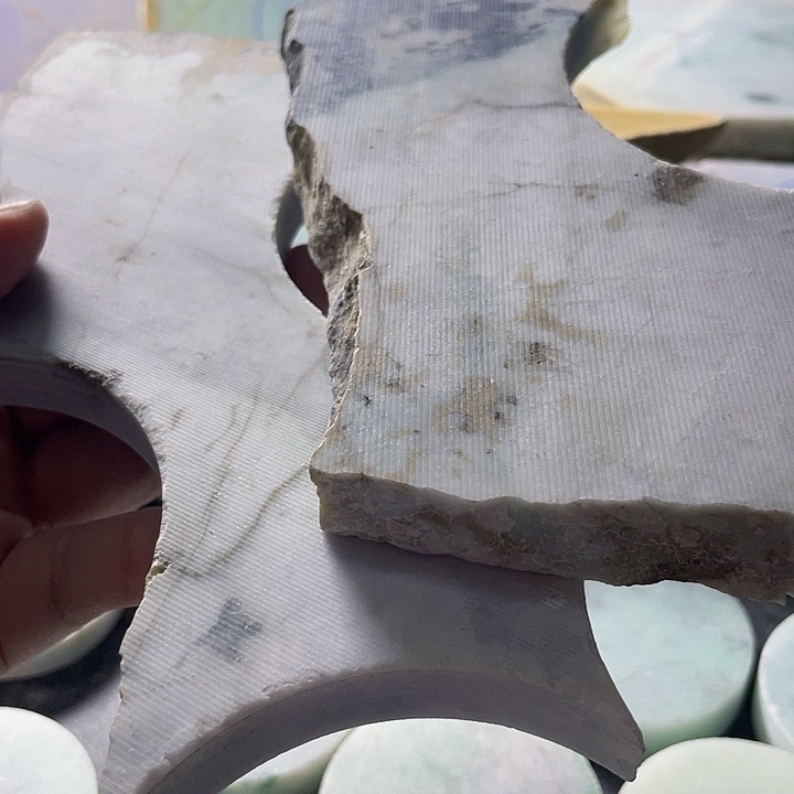 翡翠挂件未镶嵌毛料99