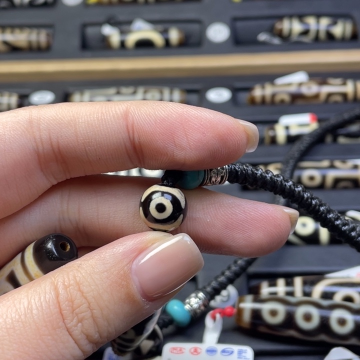 刘***玛瑙/玉髓未镶嵌颈饰