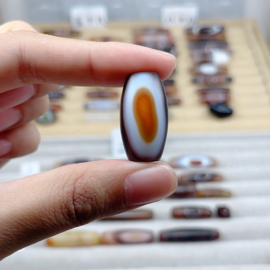 M***n玛瑙/玉髓颈饰合金