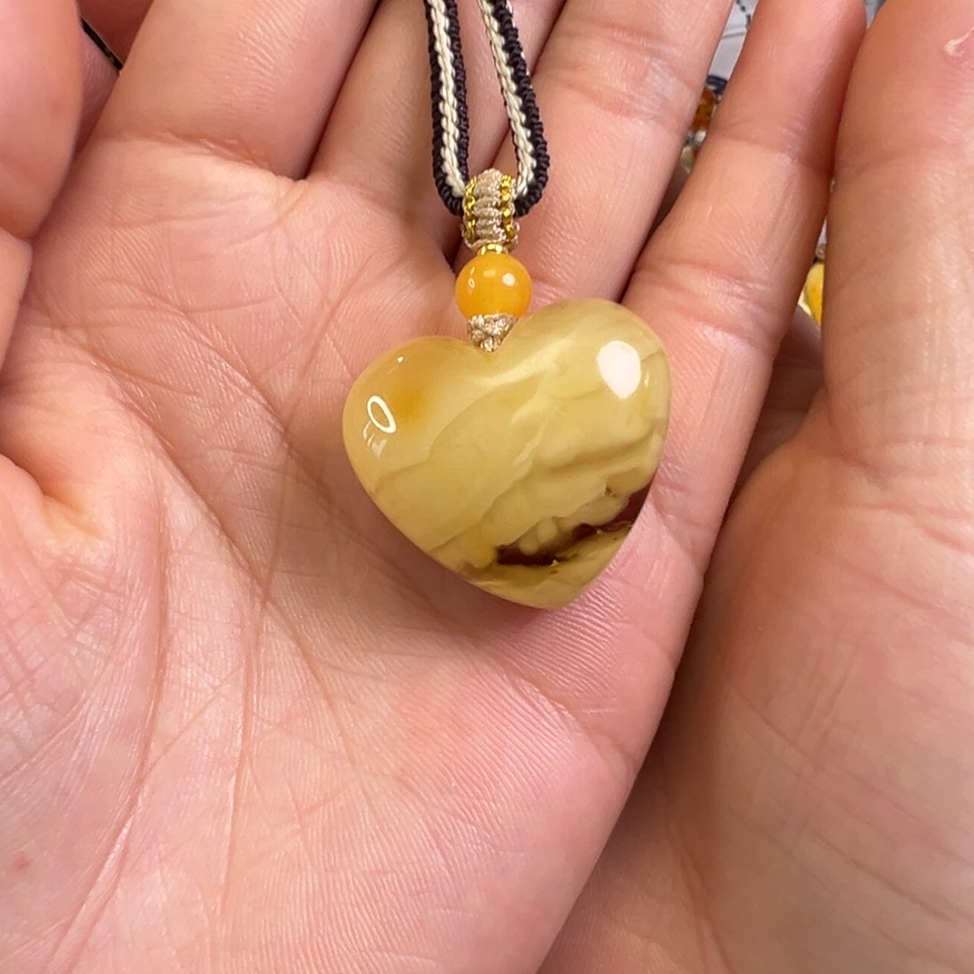 蜜蜡裸石未镶嵌蜜蜡