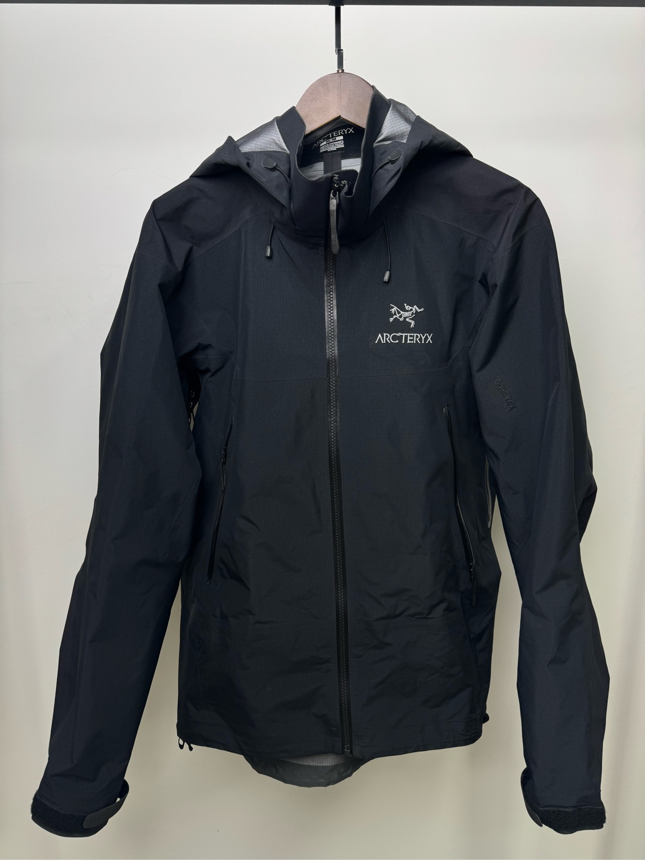 99新 ARC'TERYX/始祖鸟 硬壳冲锋衣/M码/02141
