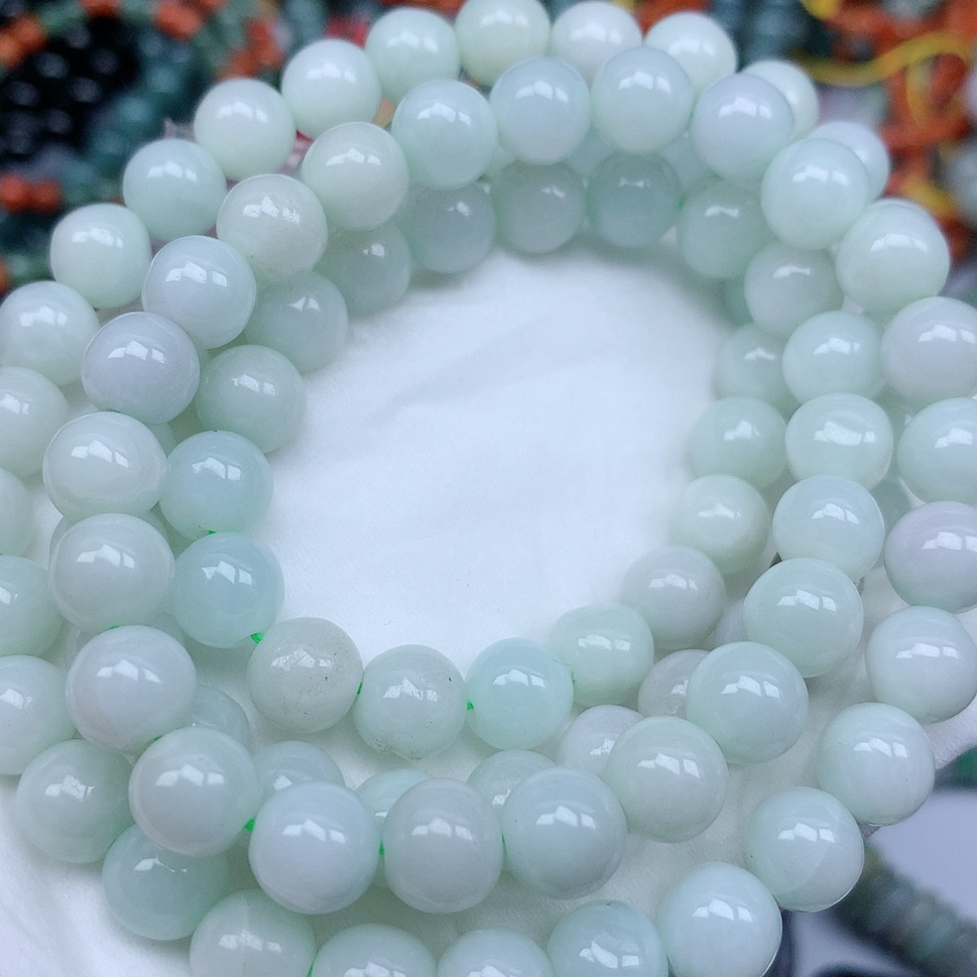 翡翠颈饰未镶嵌珠子 