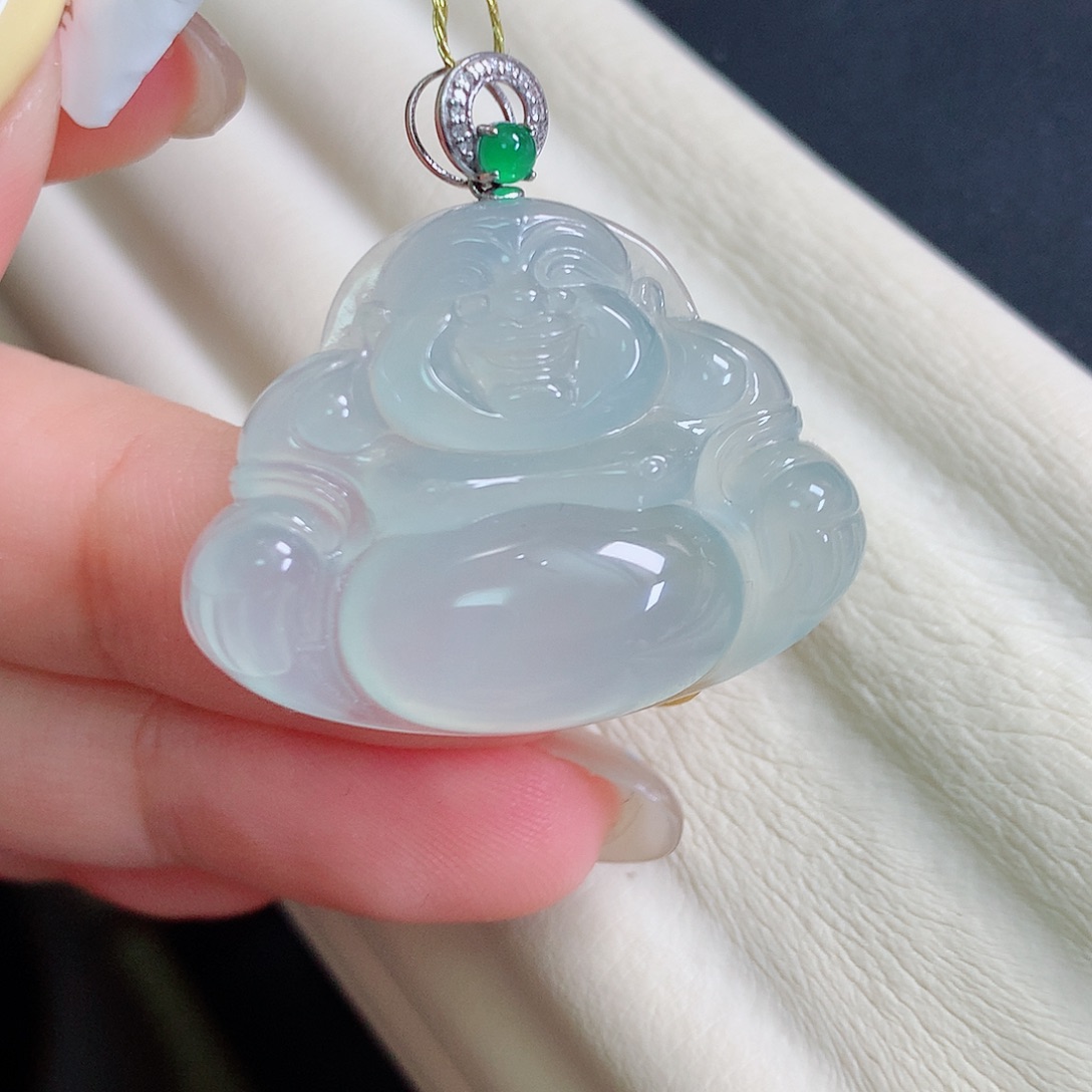 颈饰18K金镶嵌翡翠佛公