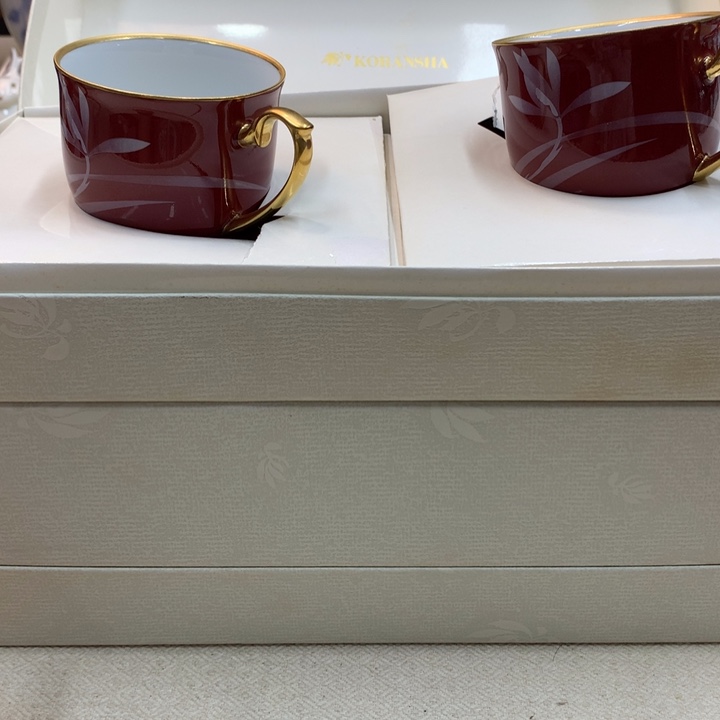 张***）紫砂金瓷阁精品瓷器店