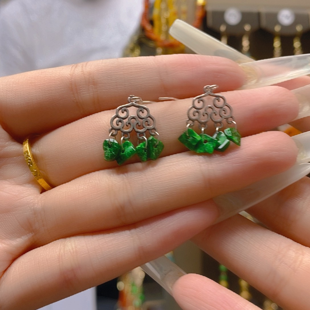 翡翠合金耳饰翡翠