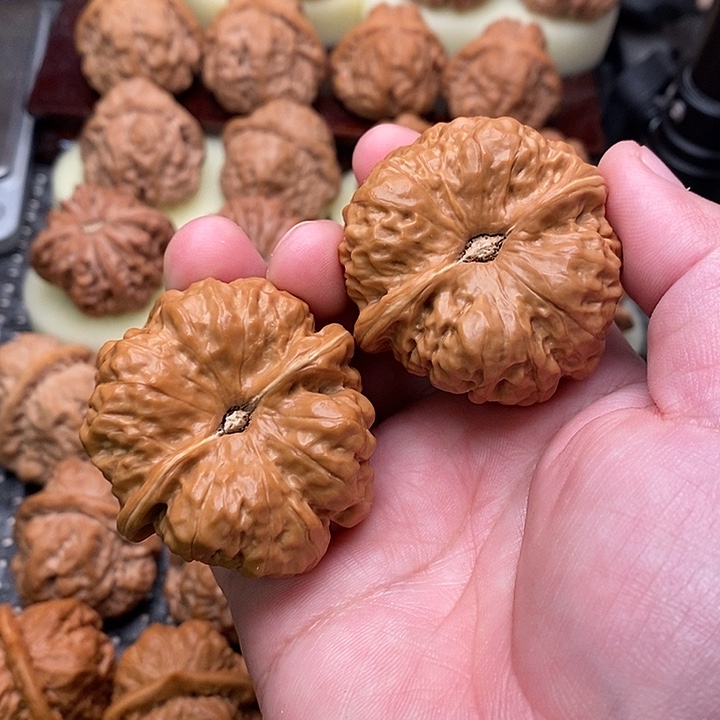 把件文玩核桃k***。蛤蟆头