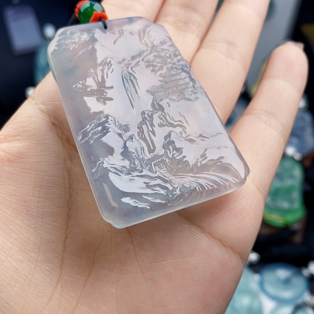 翡翠未镶嵌颈饰山水牌
