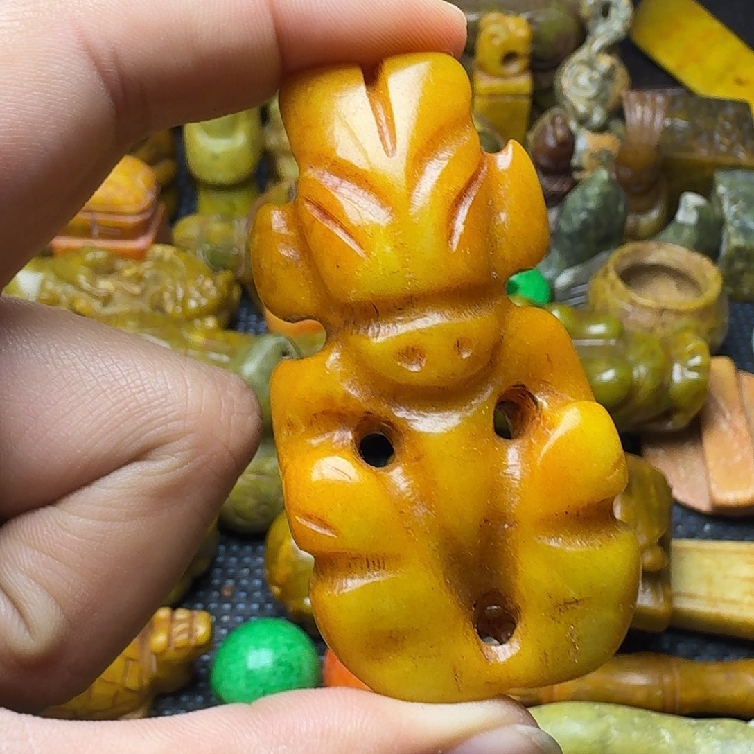 白玉菩提吊坠。。。