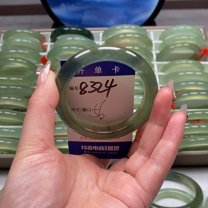 蛇纹石玉手镯未镶嵌汽*