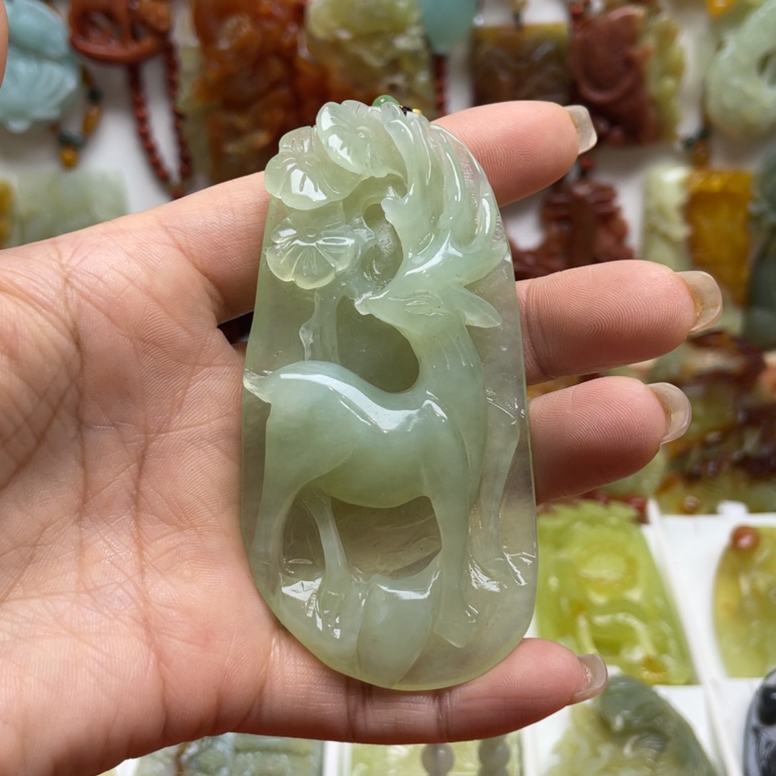 蛇纹石玉颈饰未镶嵌