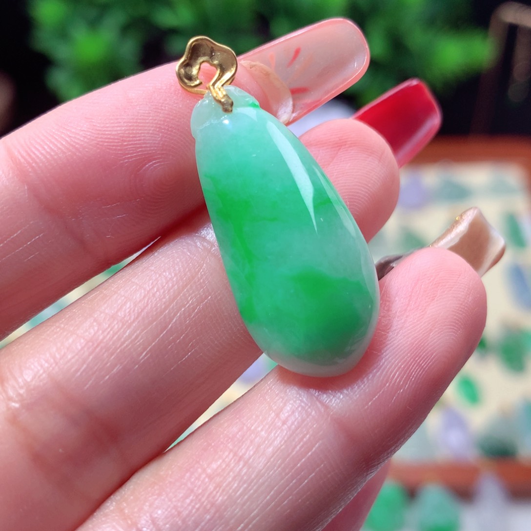 翡翠吊坠(不含链)18K金镶嵌