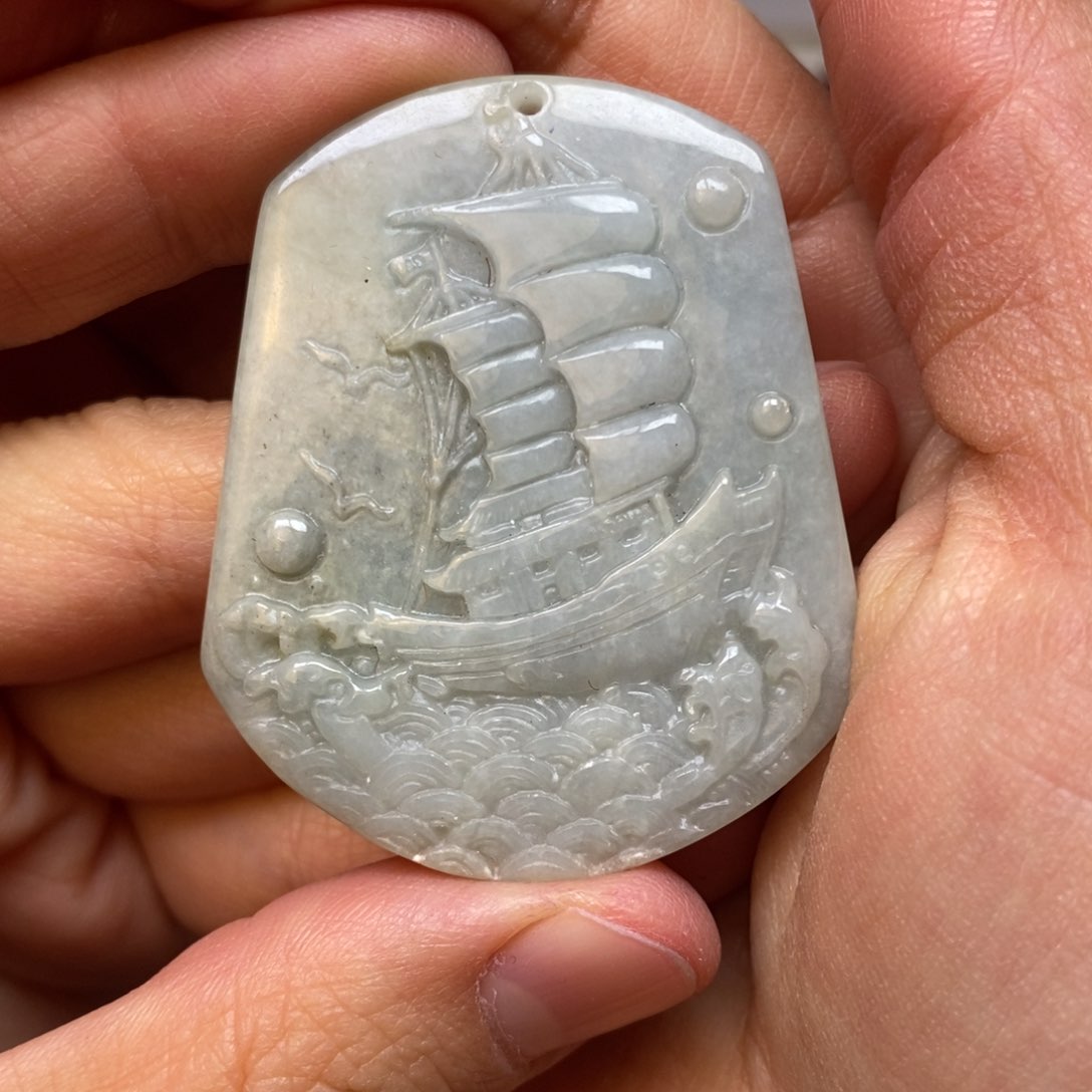 翡翠颈饰未镶嵌帆船