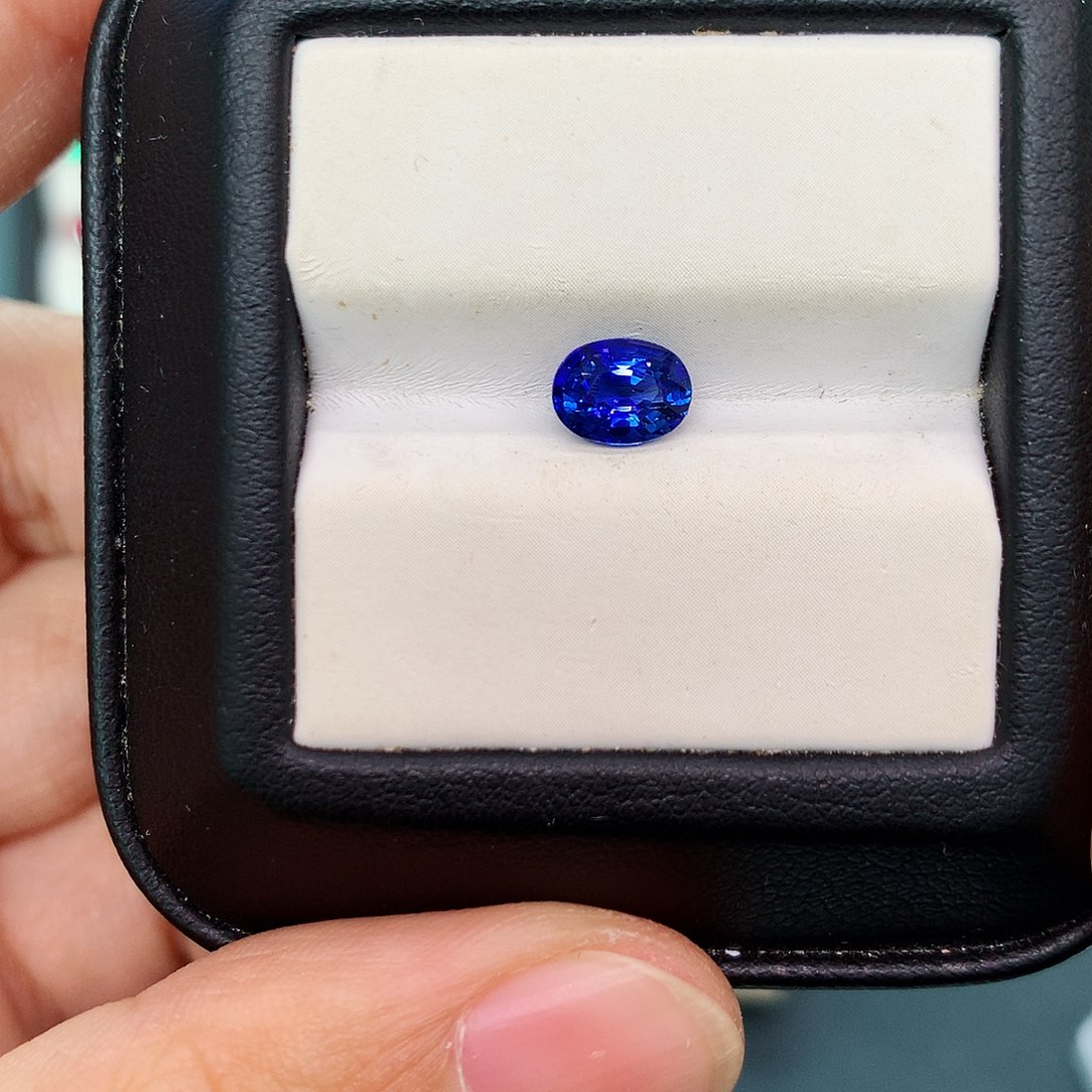 蓝宝石裸石未镶嵌1.11克拉全净皇家蓝