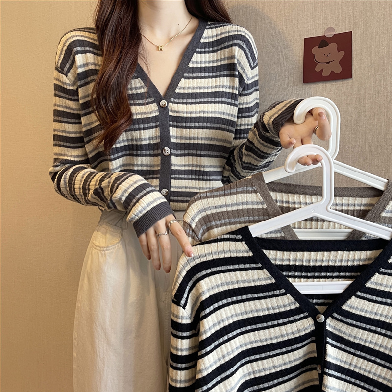 女生条纹针织开衫女2024新款设计感小众长袖V领小开衫上衣外套