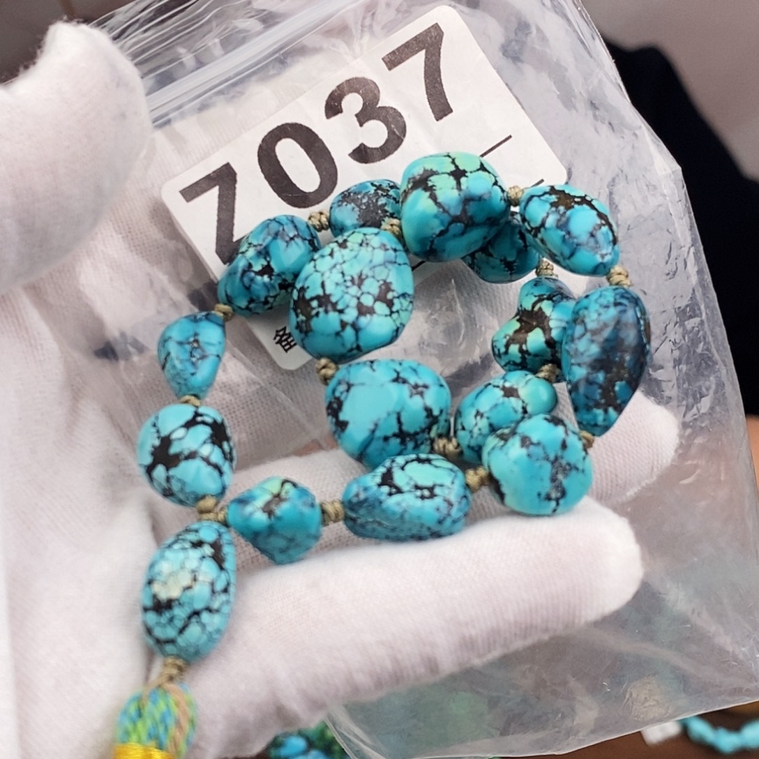 绿松石未镶嵌原矿