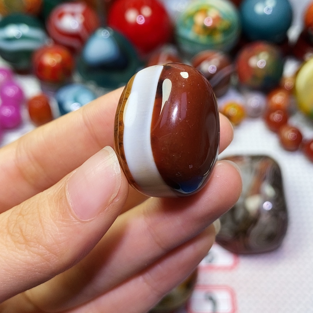 绿***草玛瑙/玉髓未镶嵌珠宝奇石