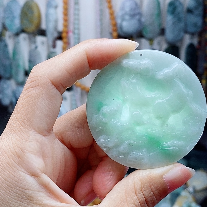 翡翠未镶嵌颈饰翡翠