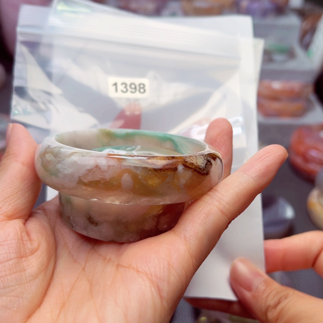 玛瑙/玉髓手镯未镶嵌凌*雨