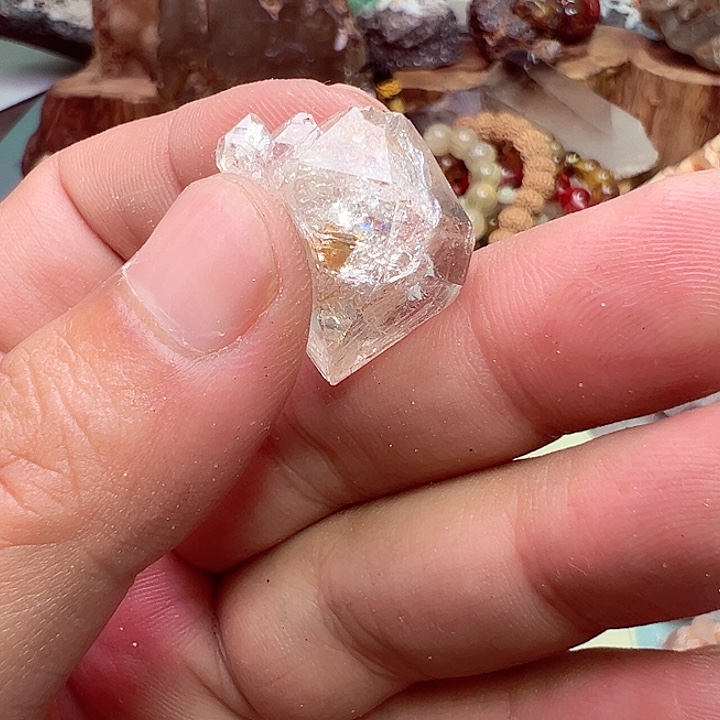 Y***Y珠宝半成品未镶嵌水晶
