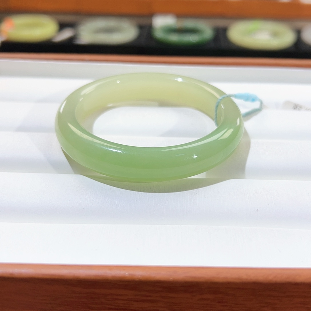 和田玉手镯未镶嵌s****h