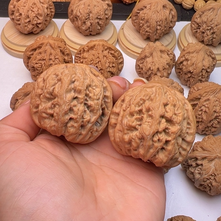 文玩核桃把件粗筋44