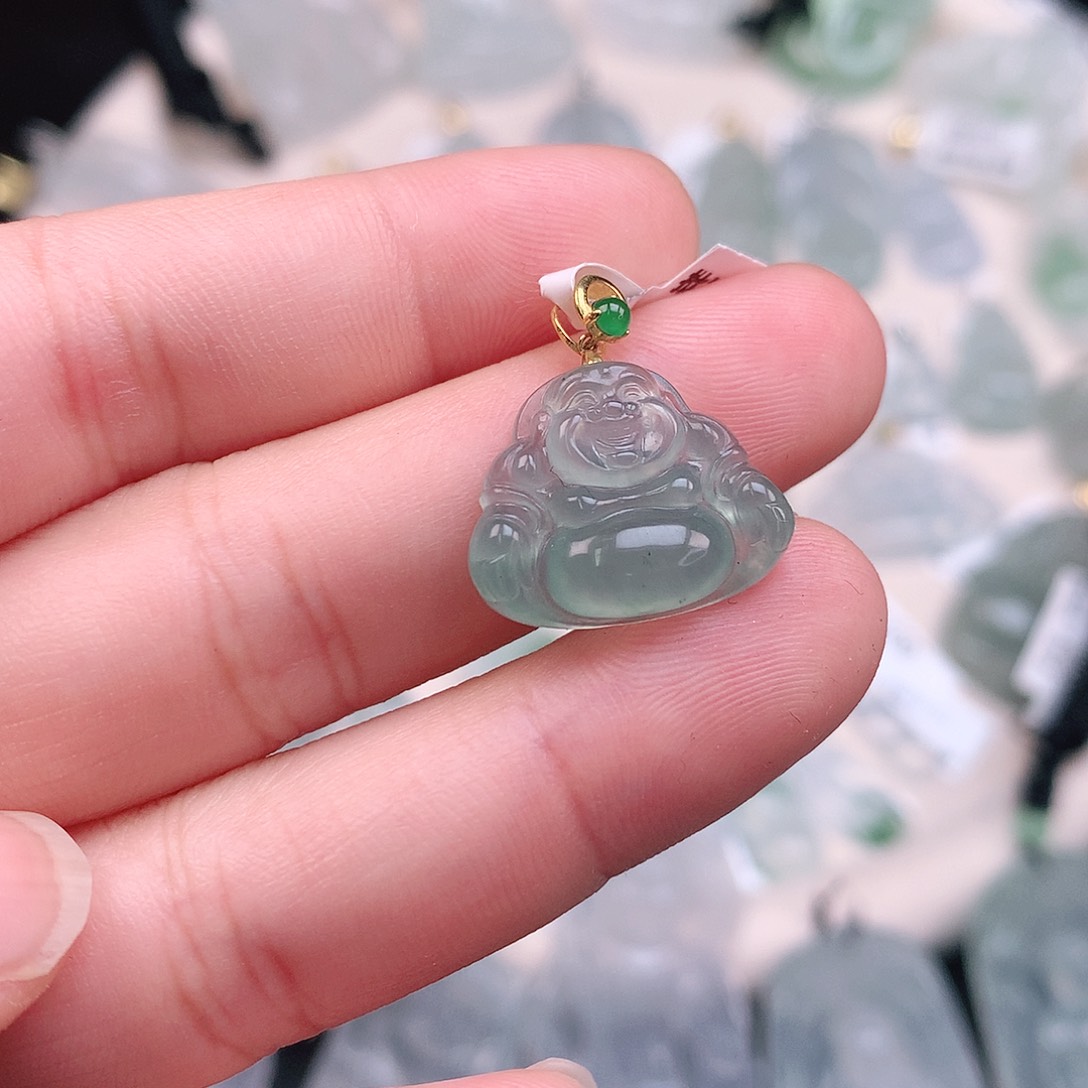 翡翠颈饰18K金镶嵌冰绿小佛15*18*4.6