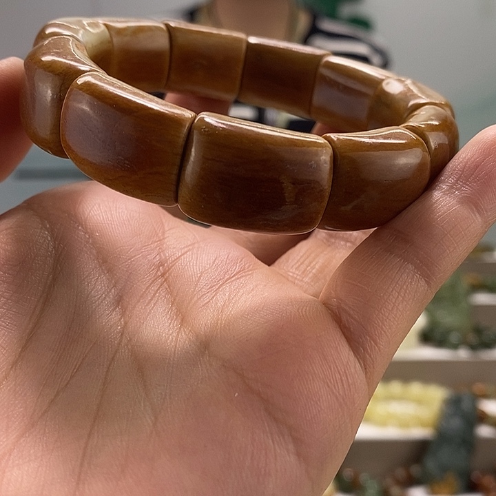 透闪石质玉手牌未镶嵌