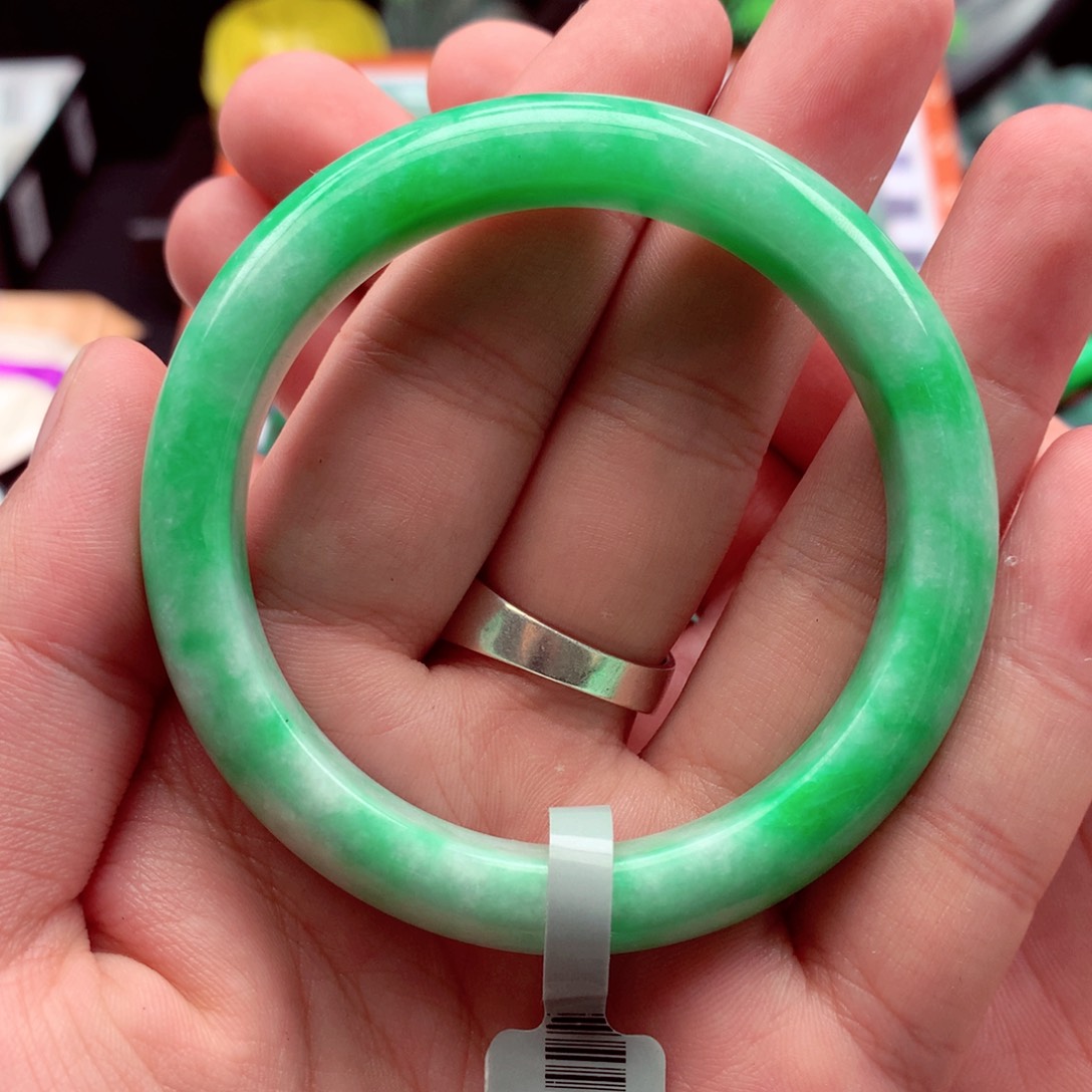 翡翠未镶嵌手镯翡翠