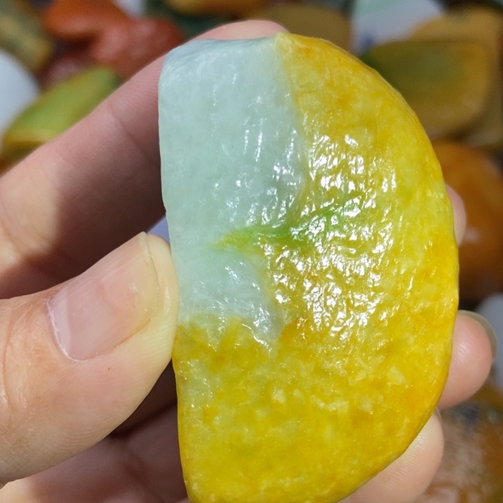 翡翠未镶嵌颈饰缅甸