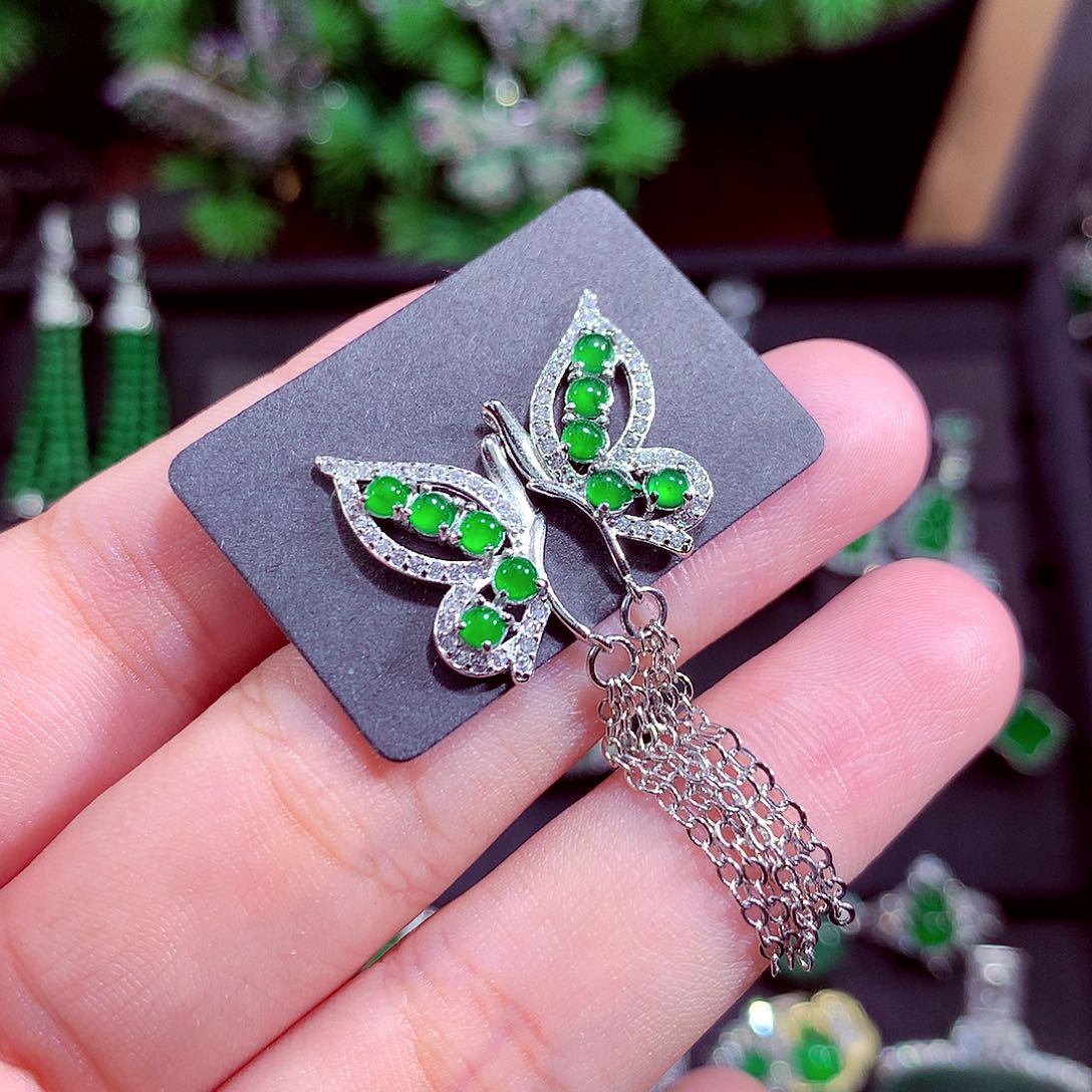 颈饰未镶嵌翡翠天然