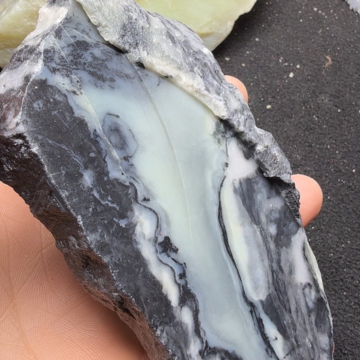 越***野和田玉（糖玉）未镶嵌珠宝半成品