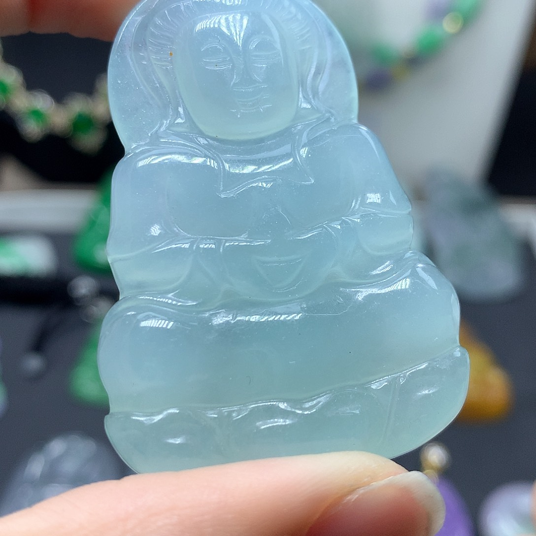 翡翠颈饰未镶嵌翡翠