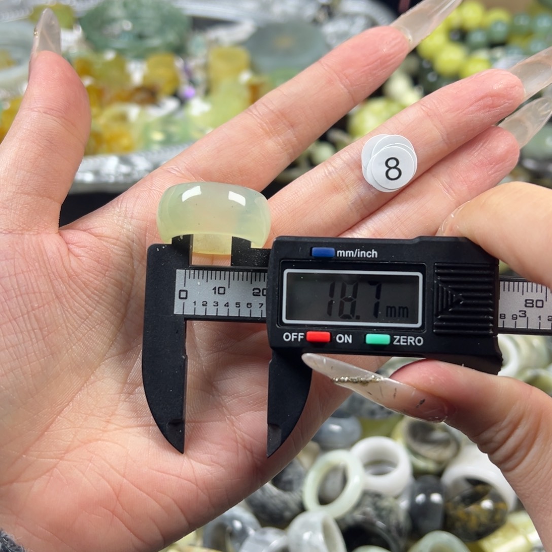 蛇纹石玉未镶嵌戒指