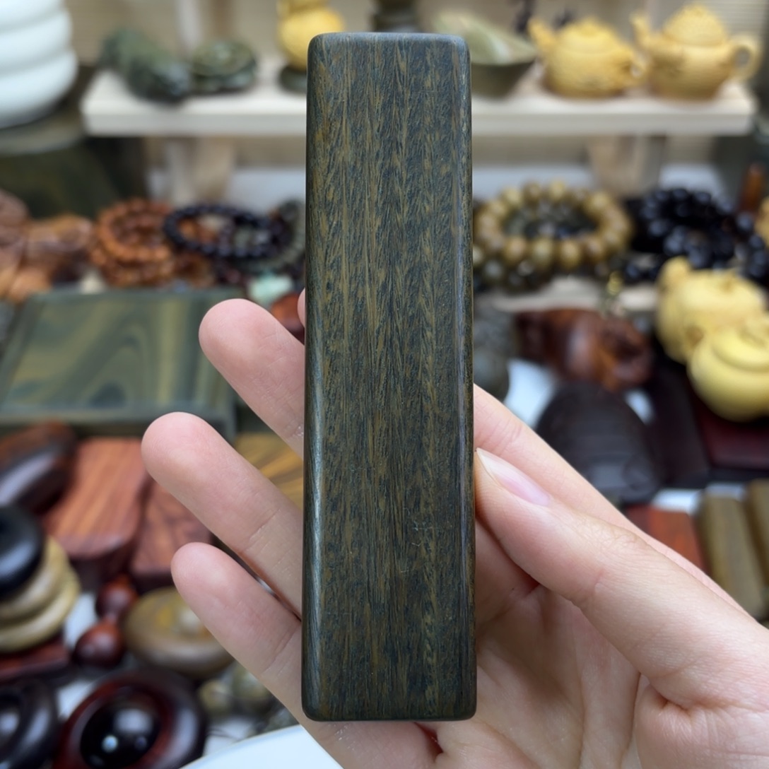 轻***扬木绿檀木料工艺品