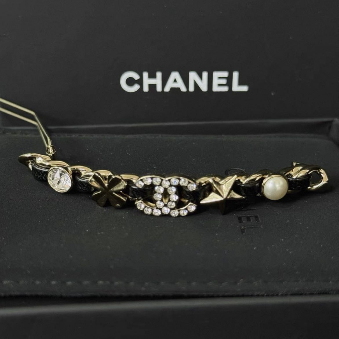 99新 Chanel/香奈儿 7姐专场/双C搭配四叶草五角星 发夹 