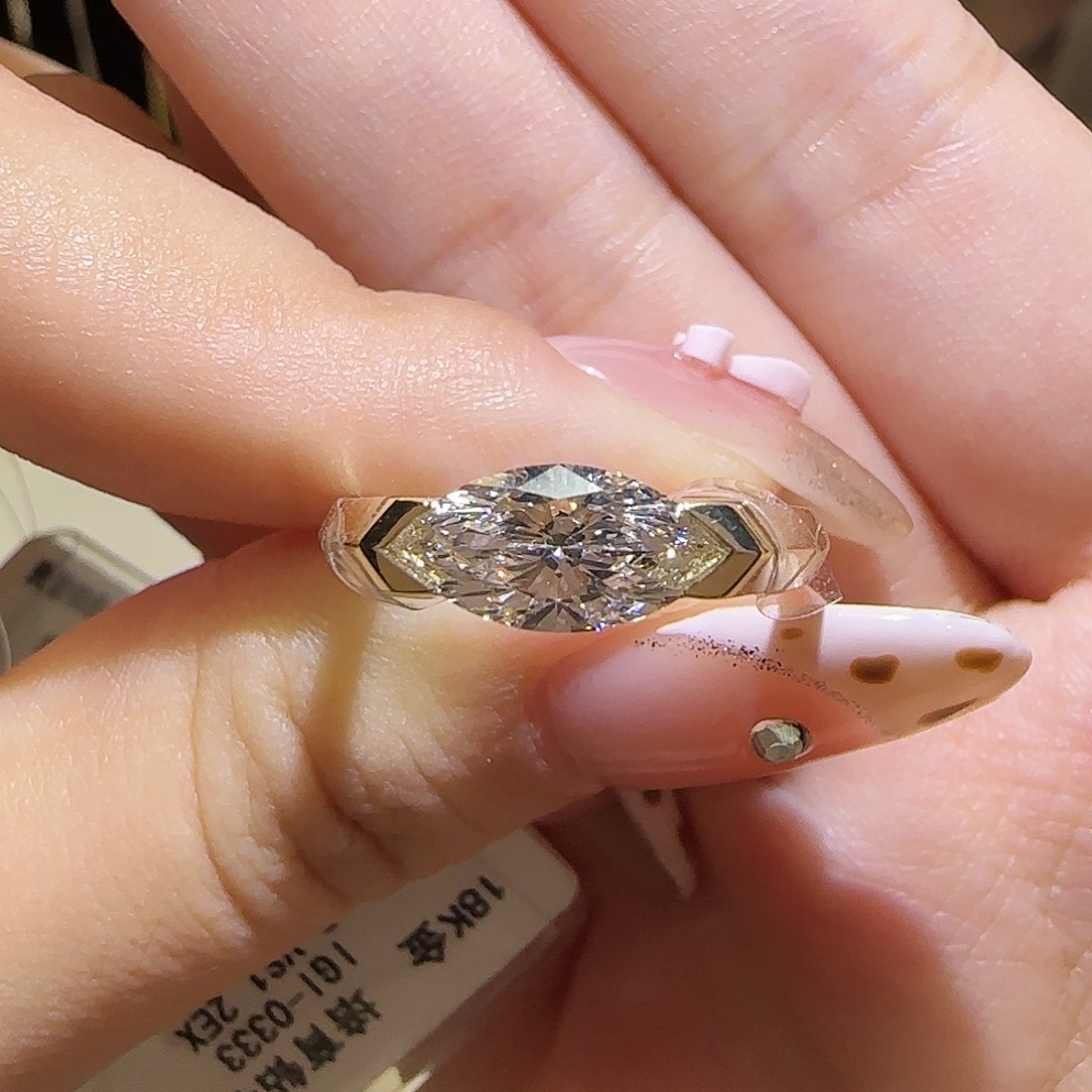 18K金镶嵌实验室培育钻石马眼1卡17