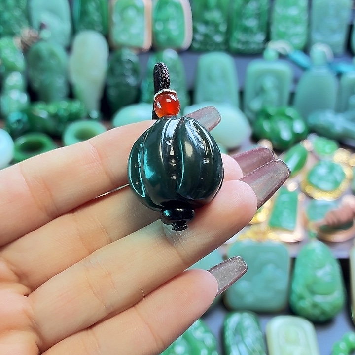 未镶嵌和田玉挂件