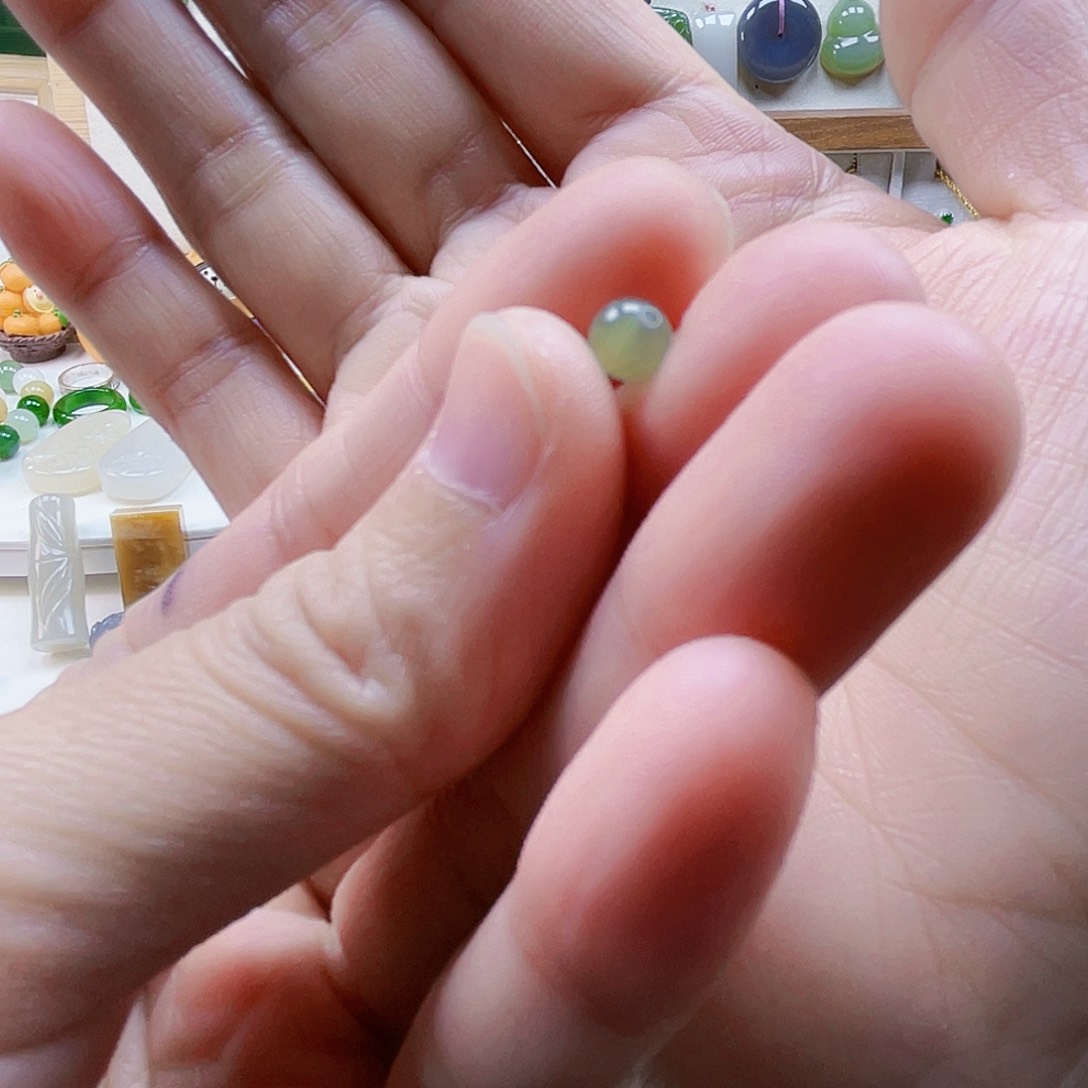 一***豆和田玉未镶嵌吊坠(不含链)