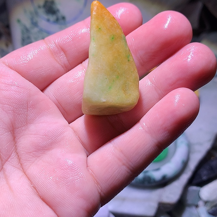 颈饰未镶嵌翡翠边角料
