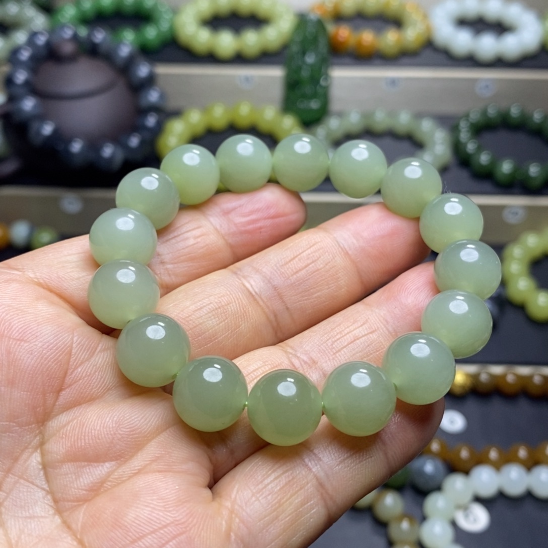 和田玉未镶嵌手串