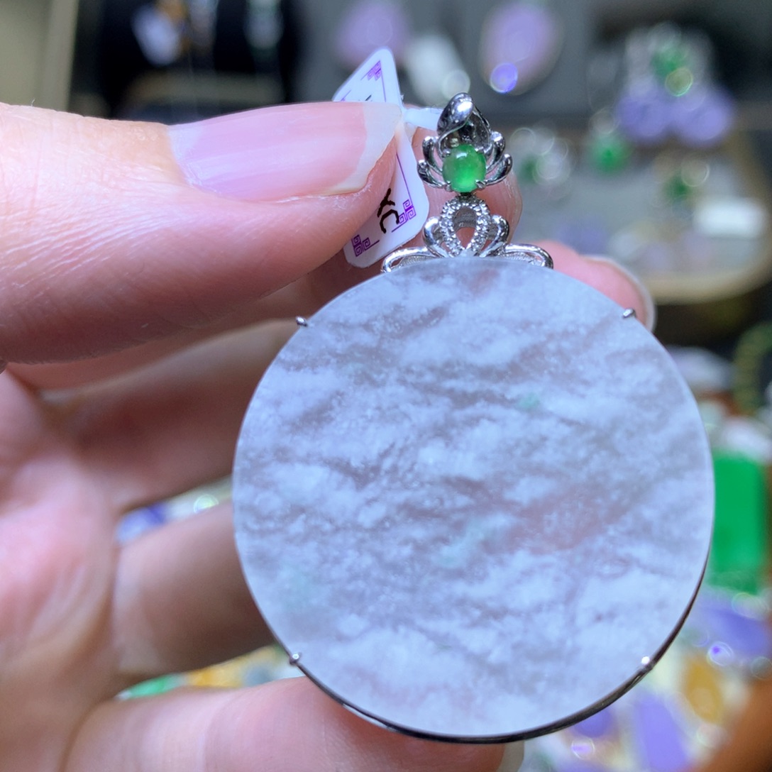 【闪购商品】翡翠颈饰18K金镶嵌翡翠吊坠项链