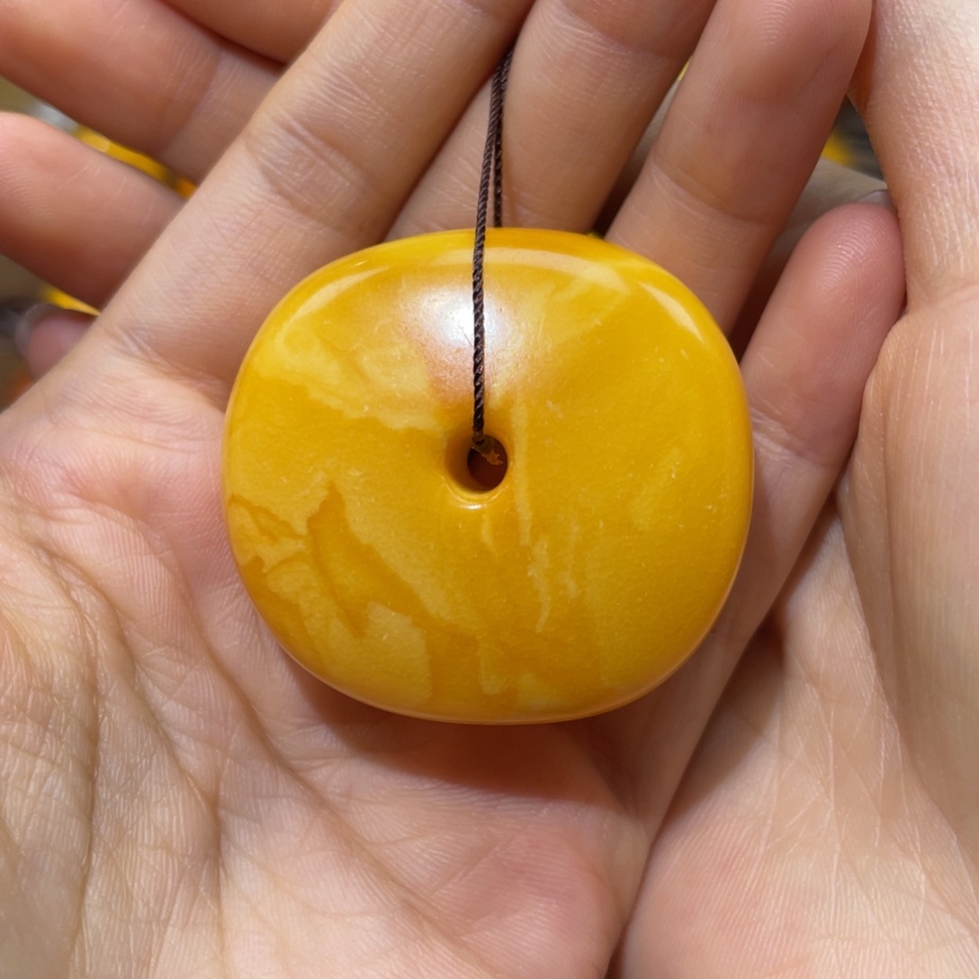 【闪购商品】琥珀裸石未镶嵌扣子