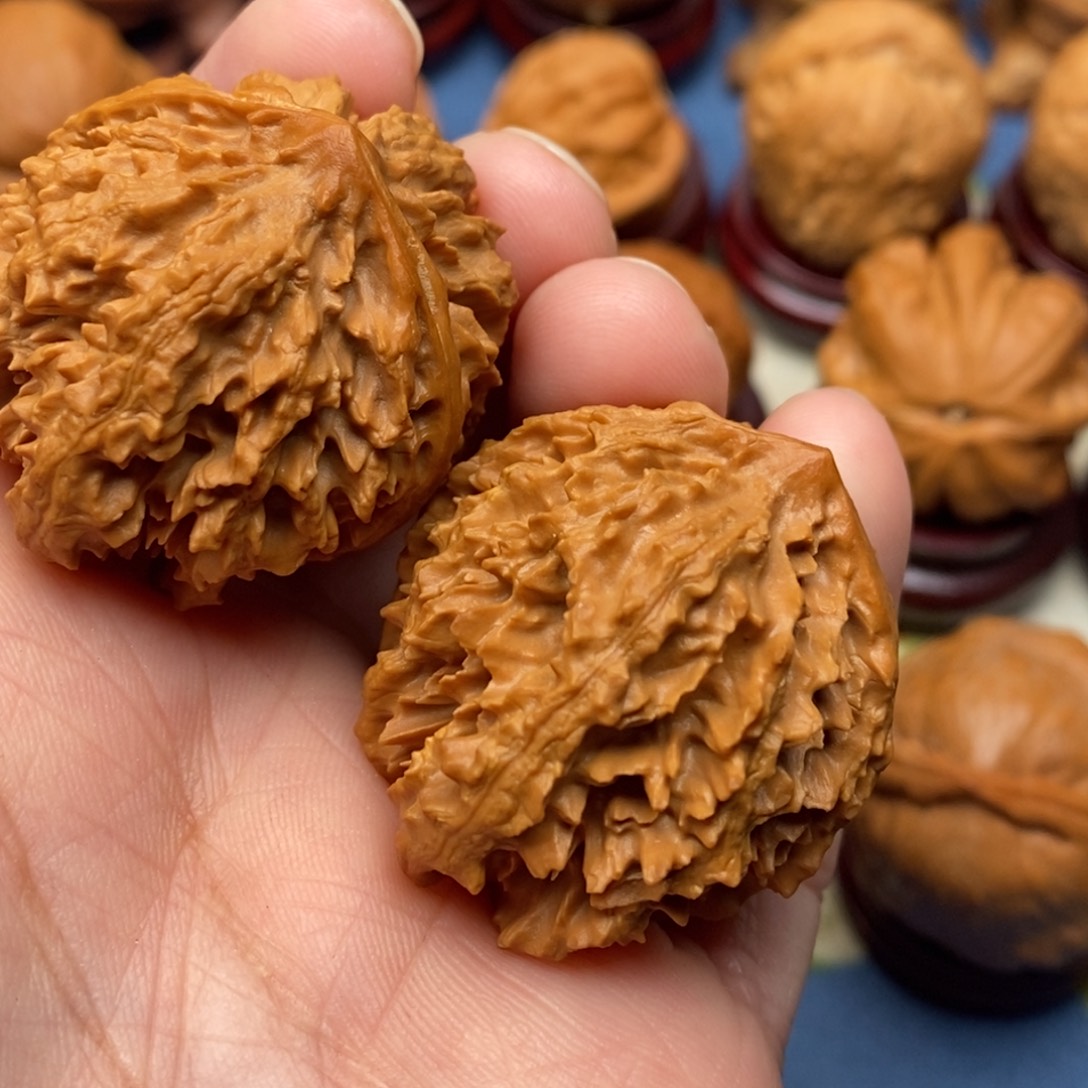 雄***业把件文玩核桃大暴龙