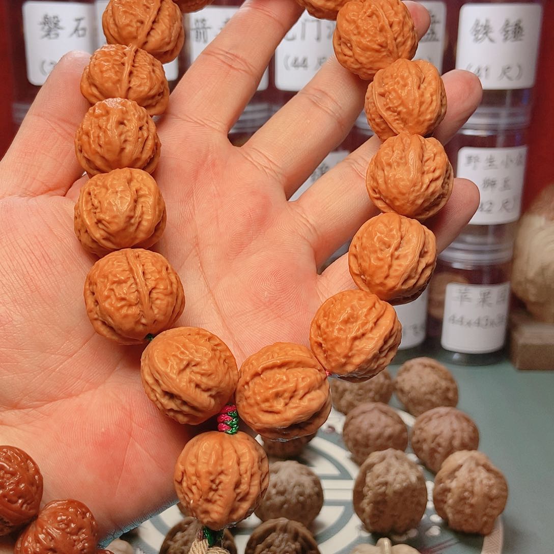 文玩核桃把件情****醉串,新年快乐