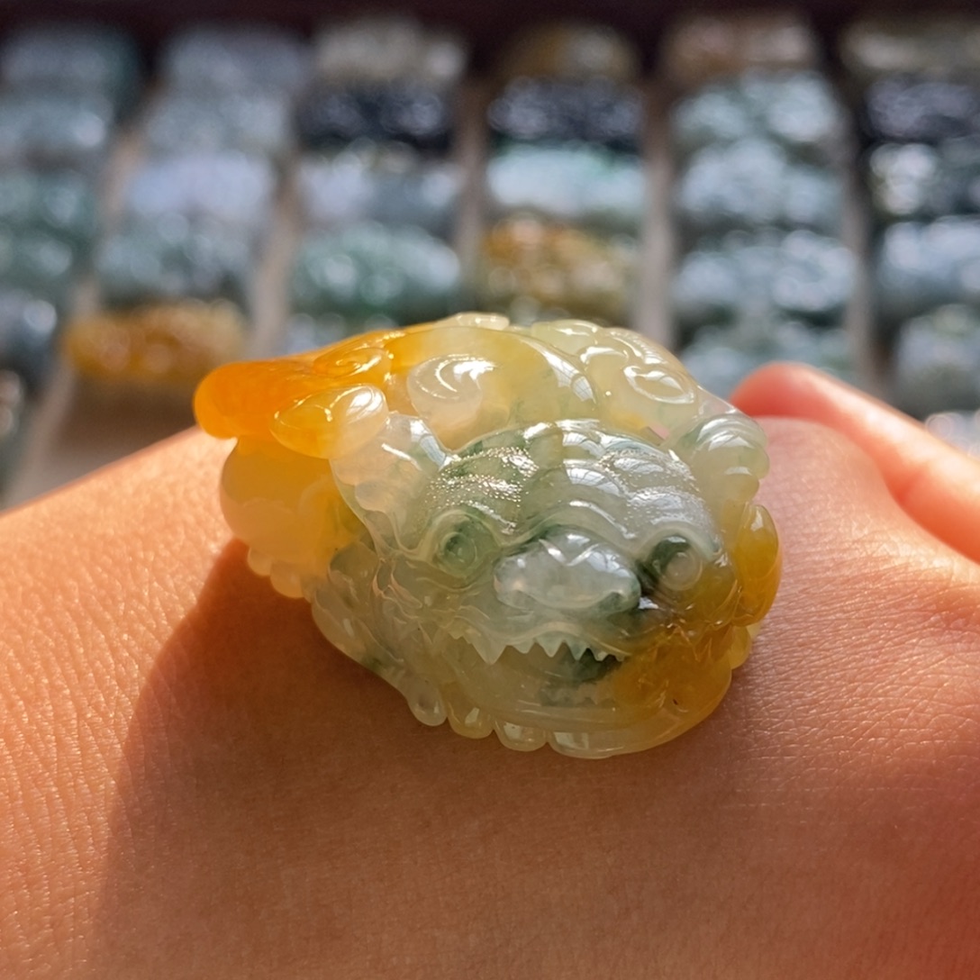 翡翠未镶嵌颈饰天然翡翠貔貅吊坠