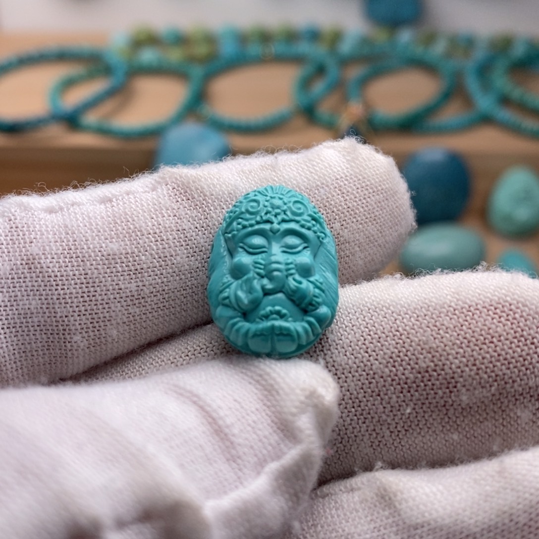 绿松石未镶嵌挂件