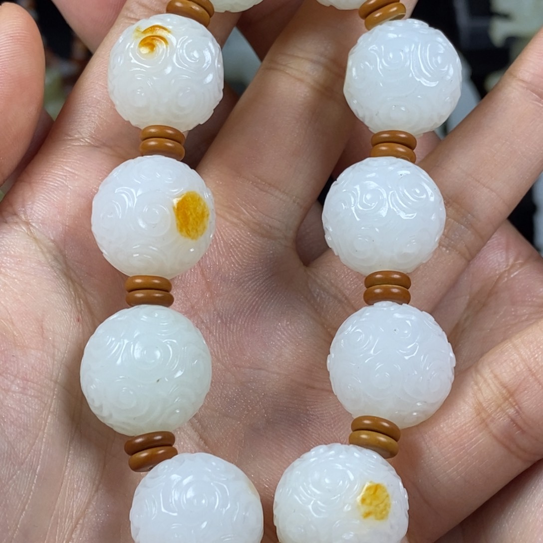 和田玉未镶嵌把件我*瘦